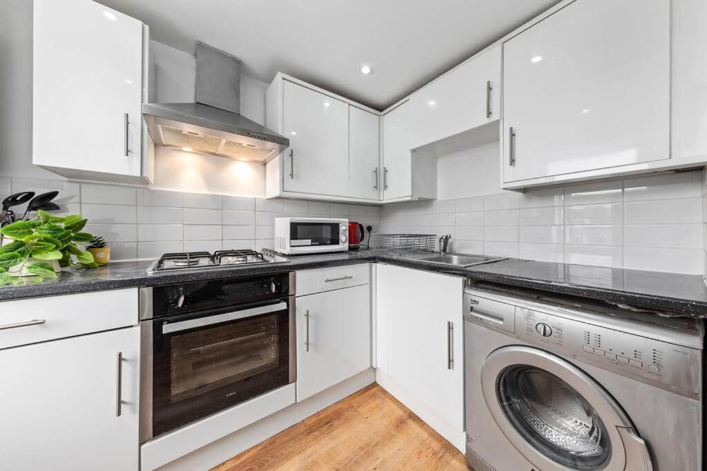 1Br Modern Flat On Edgware Rd Ed3 Apartment Лондон Екстериор снимка