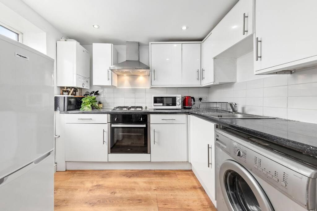 1Br Modern Flat On Edgware Rd Ed3 Apartment Лондон Екстериор снимка